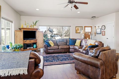 Tiny photo for 1453 NW 20th Court, Redmond, OR 97756 (MLS # 220223773)