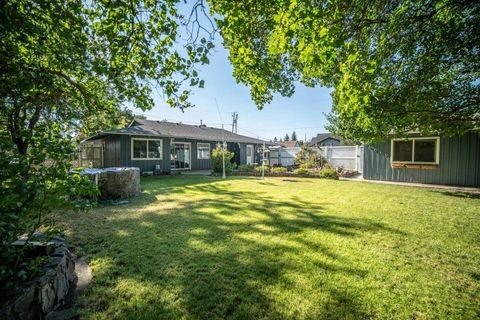 Tiny photo for 156 NE Spruce Lane, Prineville, OR 97754 (MLS # 220212940)