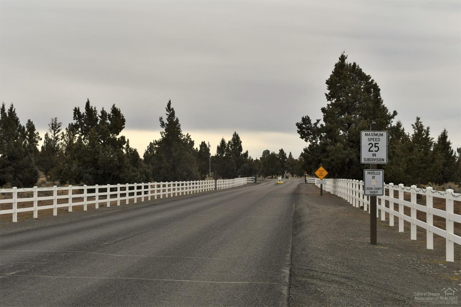 West Powell Butte Es - Land
