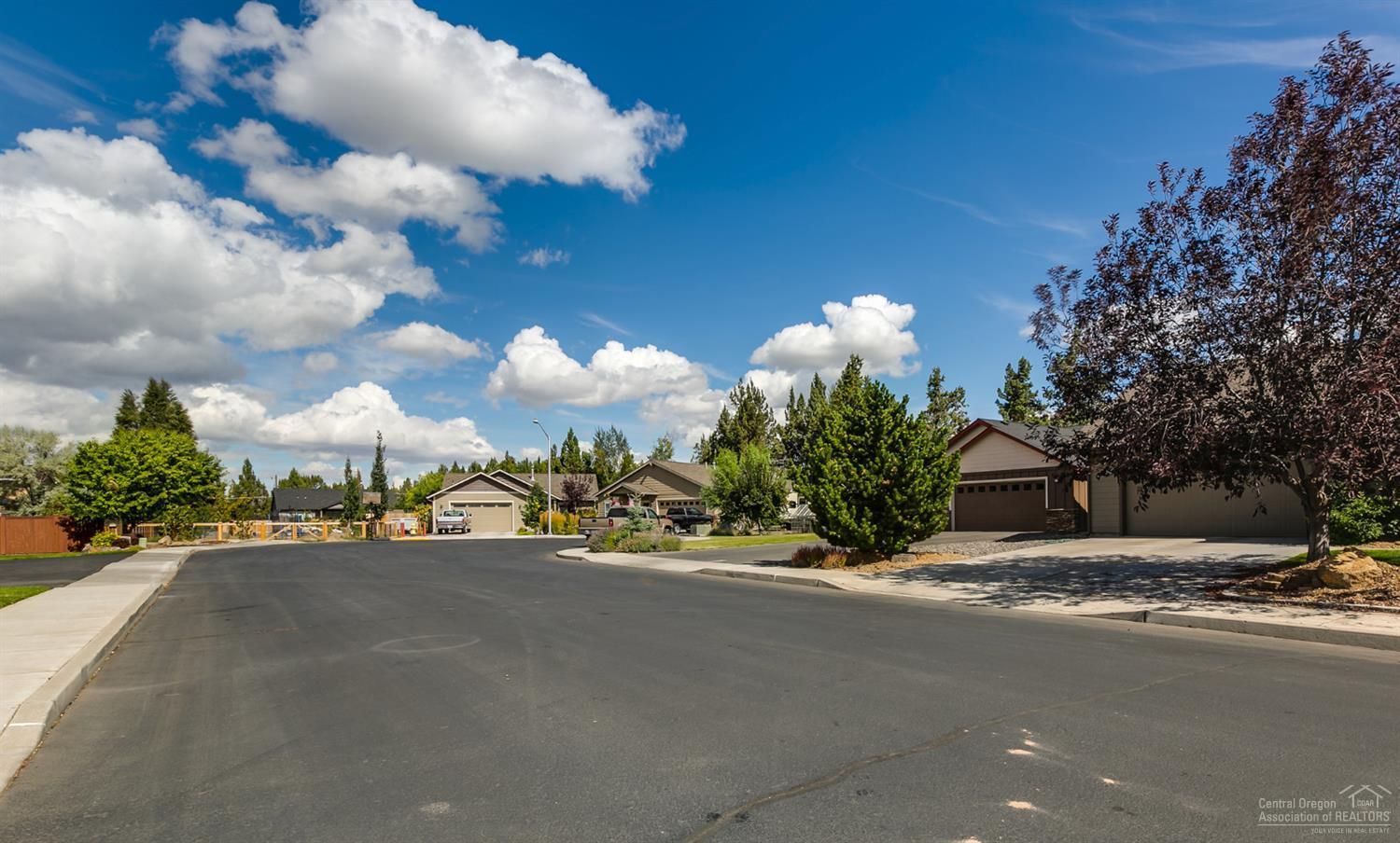 McKenzie's Meadow - Residential