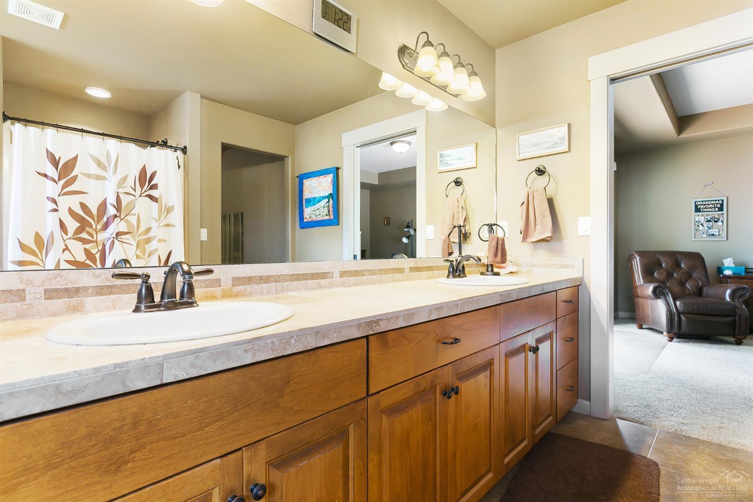 McKenzie's Meadow - Residential