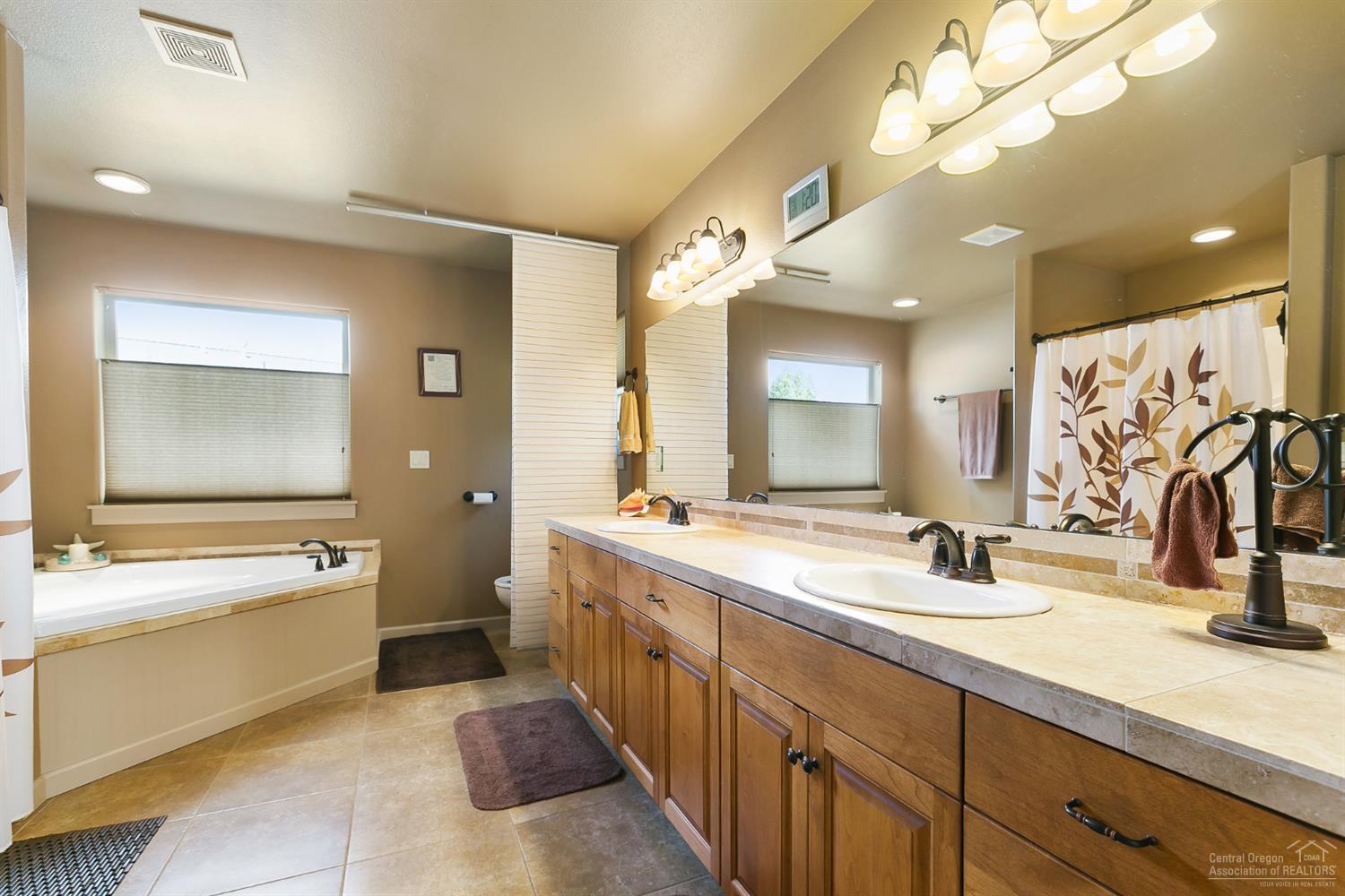 McKenzie's Meadow - Residential
