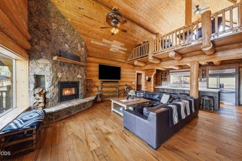 Tiny photo for 17031 Wilt Road, Sisters, OR 97759 (MLS # 220228180)