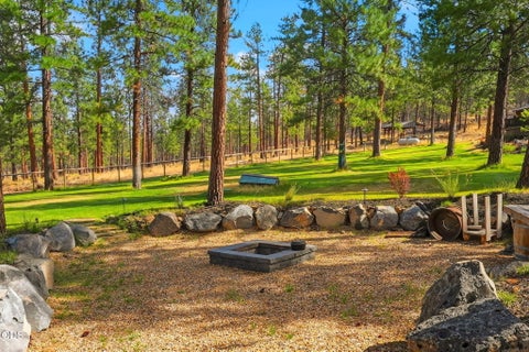 Tiny photo for 17031 Wilt Road, Sisters, OR 97759 (MLS # 220228180)