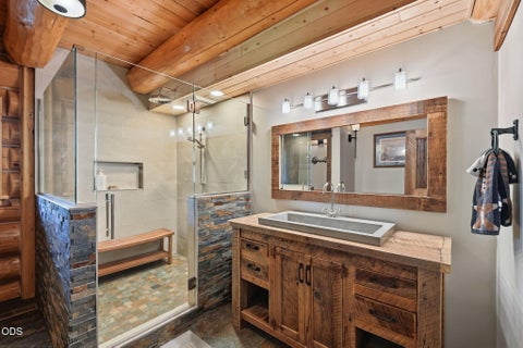 Tiny photo for 17031 Wilt Road, Sisters, OR 97759 (MLS # 220228180)