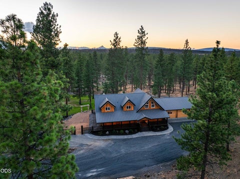 Photo of 17031 Wilt Road, Sisters, OR 97759 (MLS # 220228180)