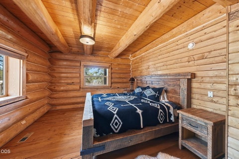 Tiny photo for 17031 Wilt Road, Sisters, OR 97759 (MLS # 220228180)