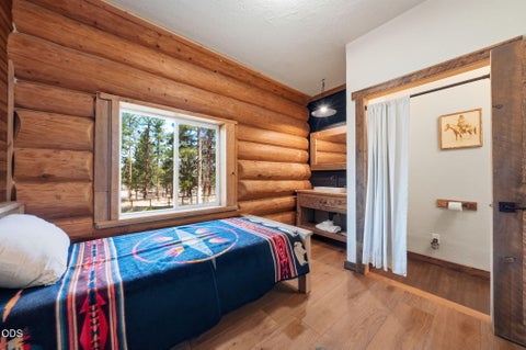 Tiny photo for 17031 Wilt Road, Sisters, OR 97759 (MLS # 220228180)