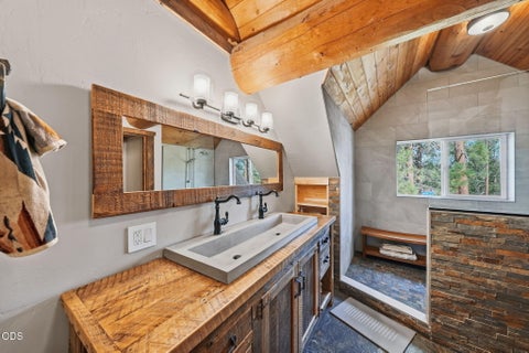 Tiny photo for 17031 Wilt Road, Sisters, OR 97759 (MLS # 220228180)