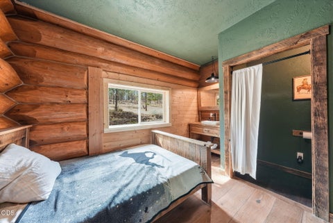 Tiny photo for 17031 Wilt Road, Sisters, OR 97759 (MLS # 220228180)