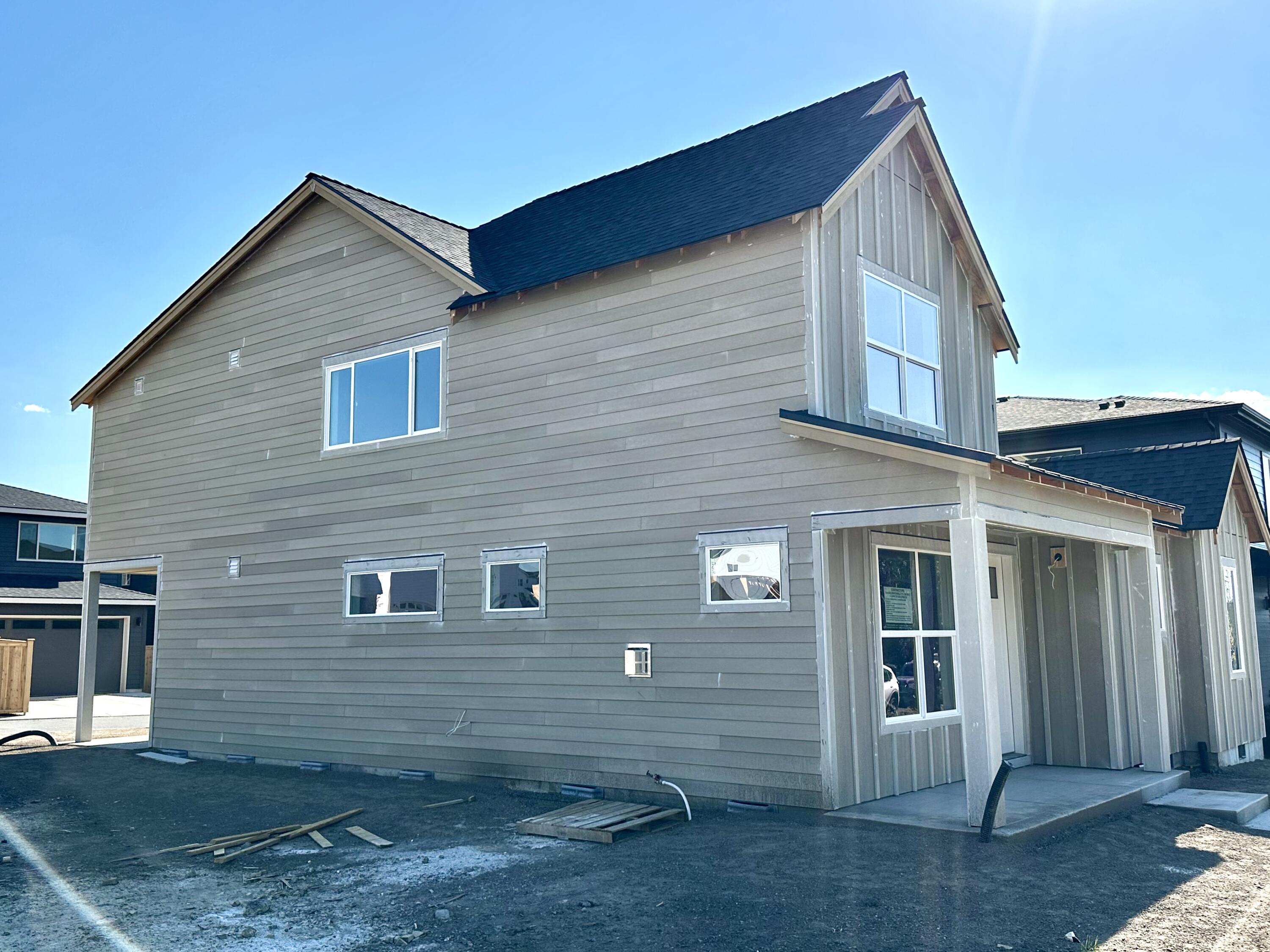 2761 NE Rainier Drive Lot 32