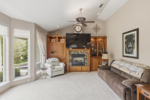 Tiny photo for 304 Wards Creek Road, Rogue River, OR 97537 (MLS # 220220256)