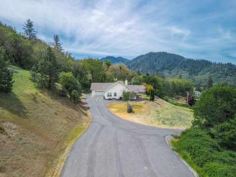 Tiny photo for 304 Wards Creek Road, Rogue River, OR 97537 (MLS # 220220256)