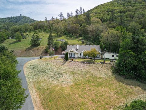 Tiny photo for 304 Wards Creek Road, Rogue River, OR 97537 (MLS # 220220256)