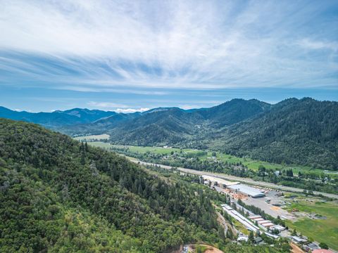 Tiny photo for 304 Wards Creek Road, Rogue River, OR 97537 (MLS # 220220256)