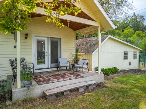 Tiny photo for 304 Wards Creek Road, Rogue River, OR 97537 (MLS # 220220256)