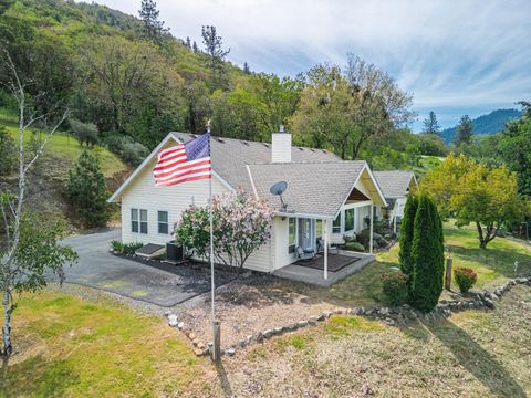 Tiny photo for 304 Wards Creek Road, Rogue River, OR 97537 (MLS # 220220256)