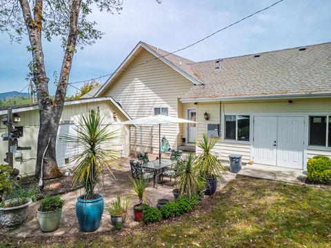 Tiny photo for 304 Wards Creek Road, Rogue River, OR 97537 (MLS # 220220256)