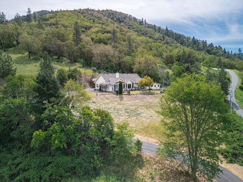 Tiny photo for 304 Wards Creek Road, Rogue River, OR 97537 (MLS # 220220256)