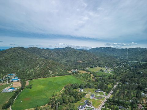 Tiny photo for 304 Wards Creek Road, Rogue River, OR 97537 (MLS # 220220256)