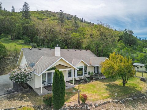 Tiny photo for 304 Wards Creek Road, Rogue River, OR 97537 (MLS # 220220256)