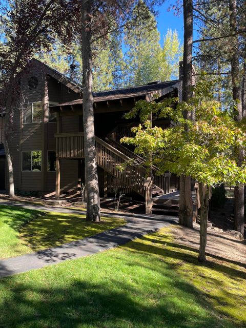 Photo of 57338 Beaver Ridge Loop #16B2, Sunriver, OR 97707 (MLS # 220209961)