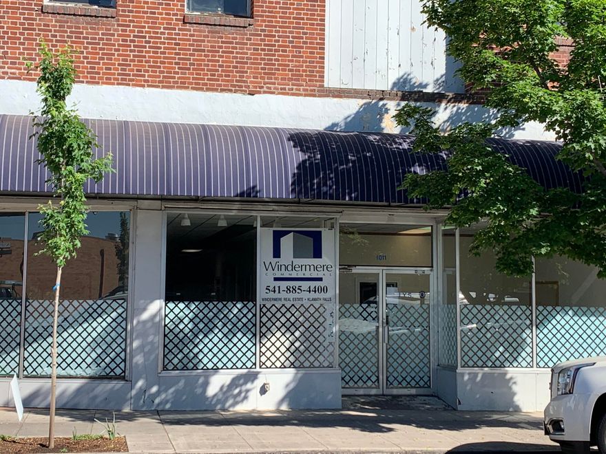 Space for lease in downtown Klamath Falls Main Street location. Office space with approx. 2,450 sq. ft. with lobby area, 4 large private offices and a possible 5th optional back office of approx. 247 sq. ft. that can be included or excluded depending on tenant needs.  LED lighting in the offices. Excellent visibility with great window frontage. Tenants to pay natural gas, power, garbage service, phone/Internet and liability insurance. Owner pays water/sewer, taxes and building insurance.