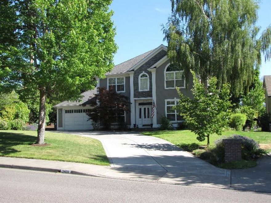 If not the most desired neighborhood, one of the most in East Medford. A beautiful 4 bedroom, 3 bath home with all the amenities. Formal living and dining rooms, family room, office, in-ground swimming pool, 2 gas fireplaces, 4 car garage (2 attached-2 detached). Huge kitchen island, hardwood floors throughout most of the home including the stairwell. Master suite w/fireplace, jetted tub, and a large walk-in closet. This home is priced to sell.