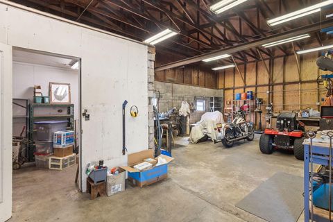 Tiny photo for 547 Oakdale Drive, Medford, OR 97501 (MLS # 220219868)