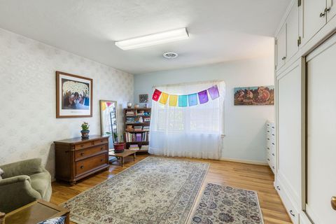 Tiny photo for 547 Oakdale Drive, Medford, OR 97501 (MLS # 220219868)