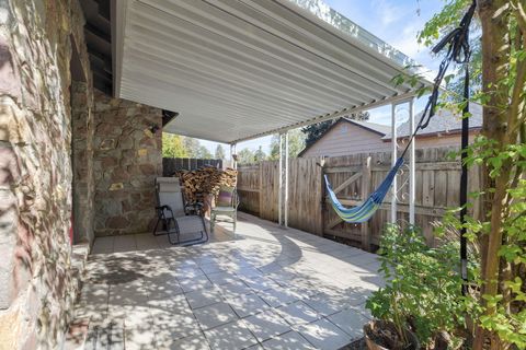 Tiny photo for 547 Oakdale Drive, Medford, OR 97501 (MLS # 220219868)