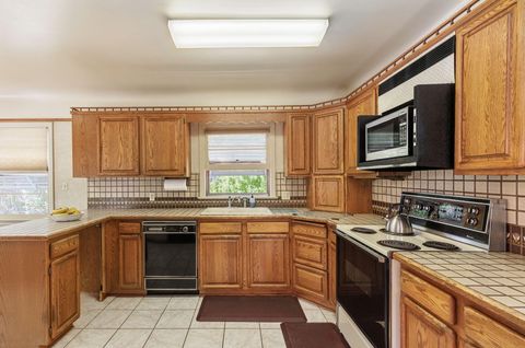 Tiny photo for 547 Oakdale Drive, Medford, OR 97501 (MLS # 220219868)
