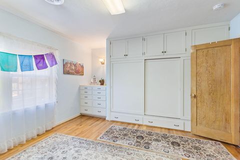 Tiny photo for 547 Oakdale Drive, Medford, OR 97501 (MLS # 220219868)