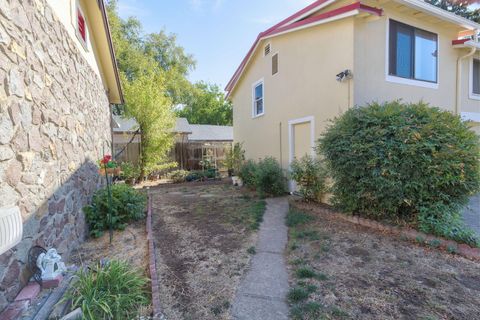 Tiny photo for 547 Oakdale Drive, Medford, OR 97501 (MLS # 220219868)