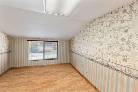 Tiny photo for 547 Oakdale Drive, Medford, OR 97501 (MLS # 220219868)