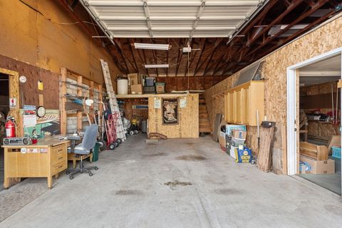 Tiny photo for 547 Oakdale Drive, Medford, OR 97501 (MLS # 220219868)