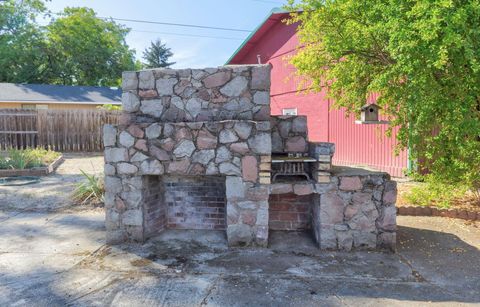 Tiny photo for 547 Oakdale Drive, Medford, OR 97501 (MLS # 220219868)