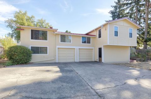 Tiny photo for 547 Oakdale Drive, Medford, OR 97501 (MLS # 220219868)