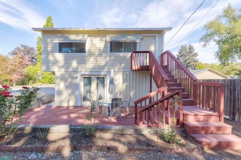 Tiny photo for 547 Oakdale Drive, Medford, OR 97501 (MLS # 220219868)