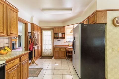 Tiny photo for 547 Oakdale Drive, Medford, OR 97501 (MLS # 220219868)