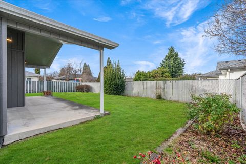 Tiny photo for 959 Westrop Drive, Central Point, OR 97502 (MLS # 220212561)