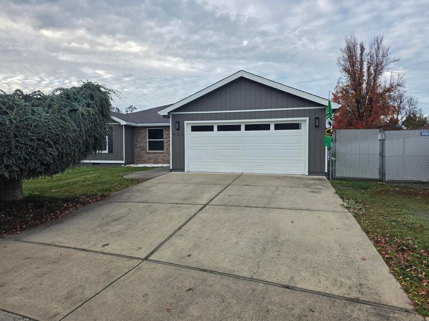 Completely remodeled from top to bottom 3 bedroom 2 bath home in Central Point! New paint int/ext, new flooring, new kitchen countertops, cabinetry, appliances, lighting and so much more! Don't miss out on an opportunity to own a home in a great area of Central Point!