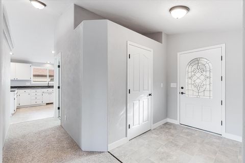 Tiny photo for 959 Westrop Drive, Central Point, OR 97502 (MLS # 220212561)