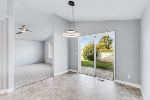 Tiny photo for 959 Westrop Drive, Central Point, OR 97502 (MLS # 220212561)