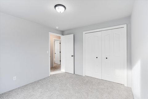 Tiny photo for 959 Westrop Drive, Central Point, OR 97502 (MLS # 220212561)