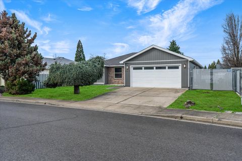 Tiny photo for 959 Westrop Drive, Central Point, OR 97502 (MLS # 220212561)