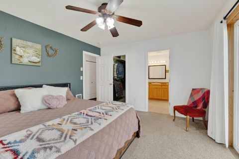 Tiny photo for 631 NE Mariposa Avenue, Prineville, OR 97754 (MLS # 220211643)