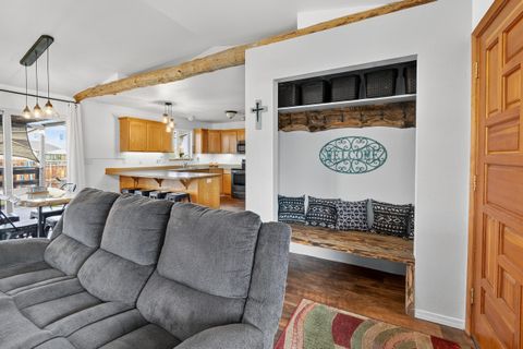 Tiny photo for 631 NE Mariposa Avenue, Prineville, OR 97754 (MLS # 220211643)