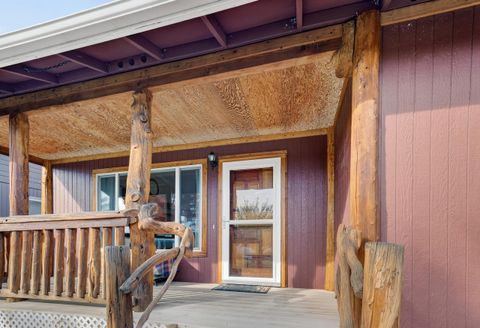 Tiny photo for 631 NE Mariposa Avenue, Prineville, OR 97754 (MLS # 220211643)