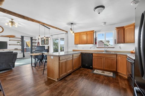 Tiny photo for 631 NE Mariposa Avenue, Prineville, OR 97754 (MLS # 220211643)